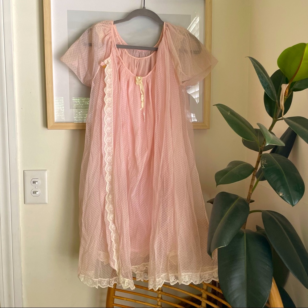 Vintage nightie with robe pink